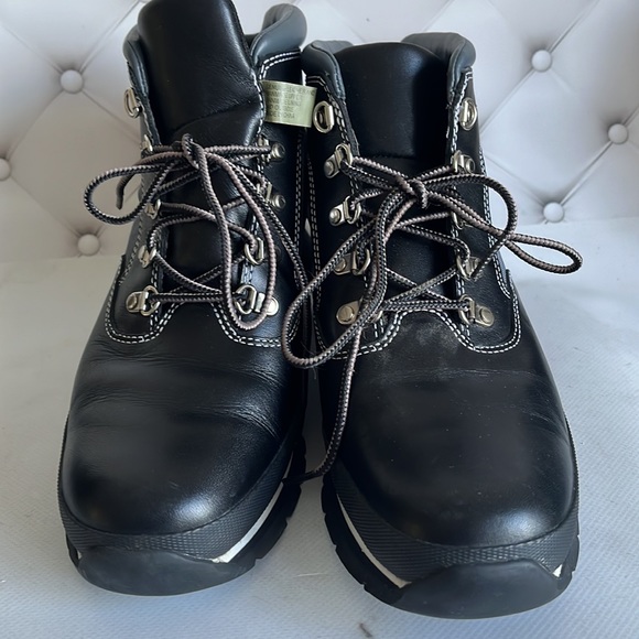 Timberland Women’s Genuine Leather Boots Size 10 Logo Color Black/Gray - Picture 2 of 8